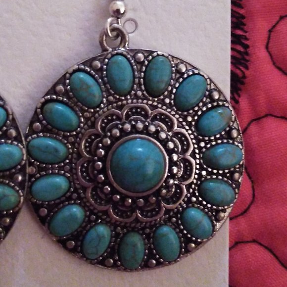 Western Earrings - Picture 2 of 4